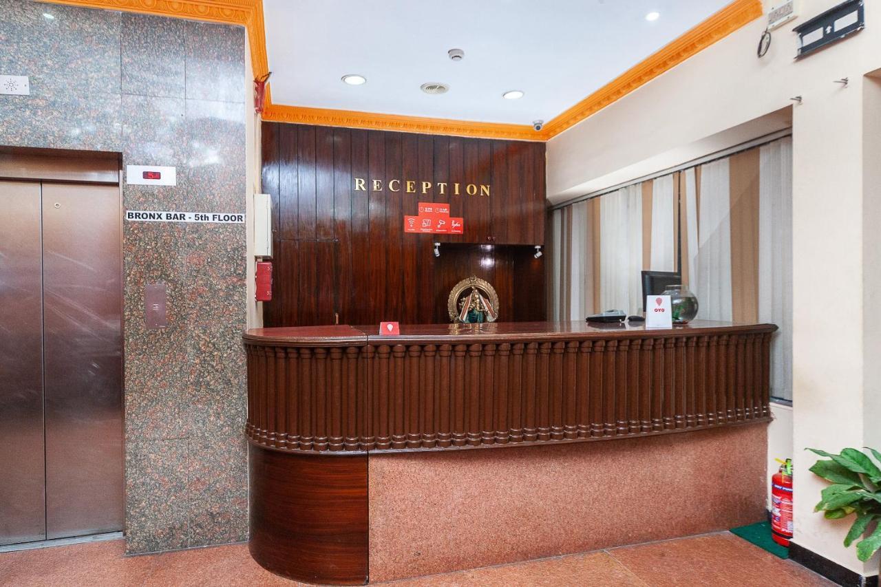 Hotel Manhattan Ченнаи Экстерьер фото